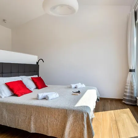 4 Bedroom Stunning In Rakalj
