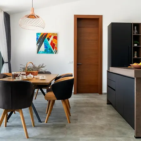 4 Bedroom Stunning In Hébergement de vacances